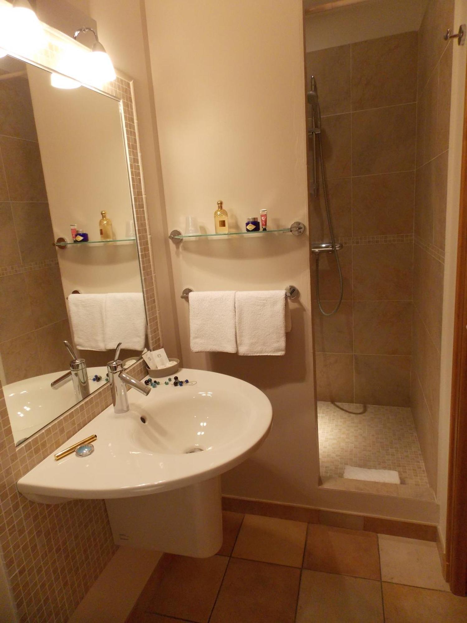 Au Relais Provencal Hotel Bagnols-en-Foret Room photo