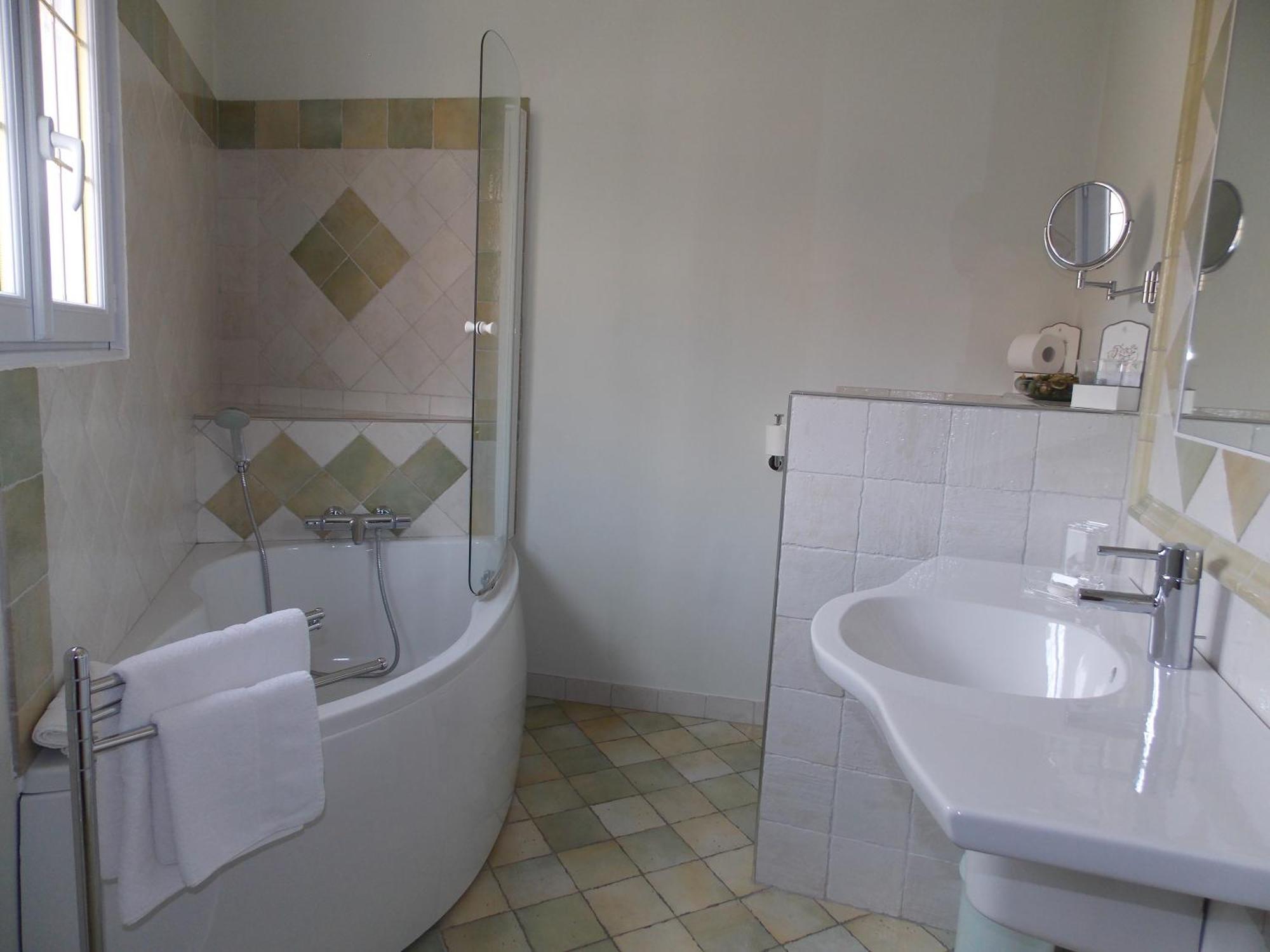 Au Relais Provencal Hotel Bagnols-en-Foret Room photo