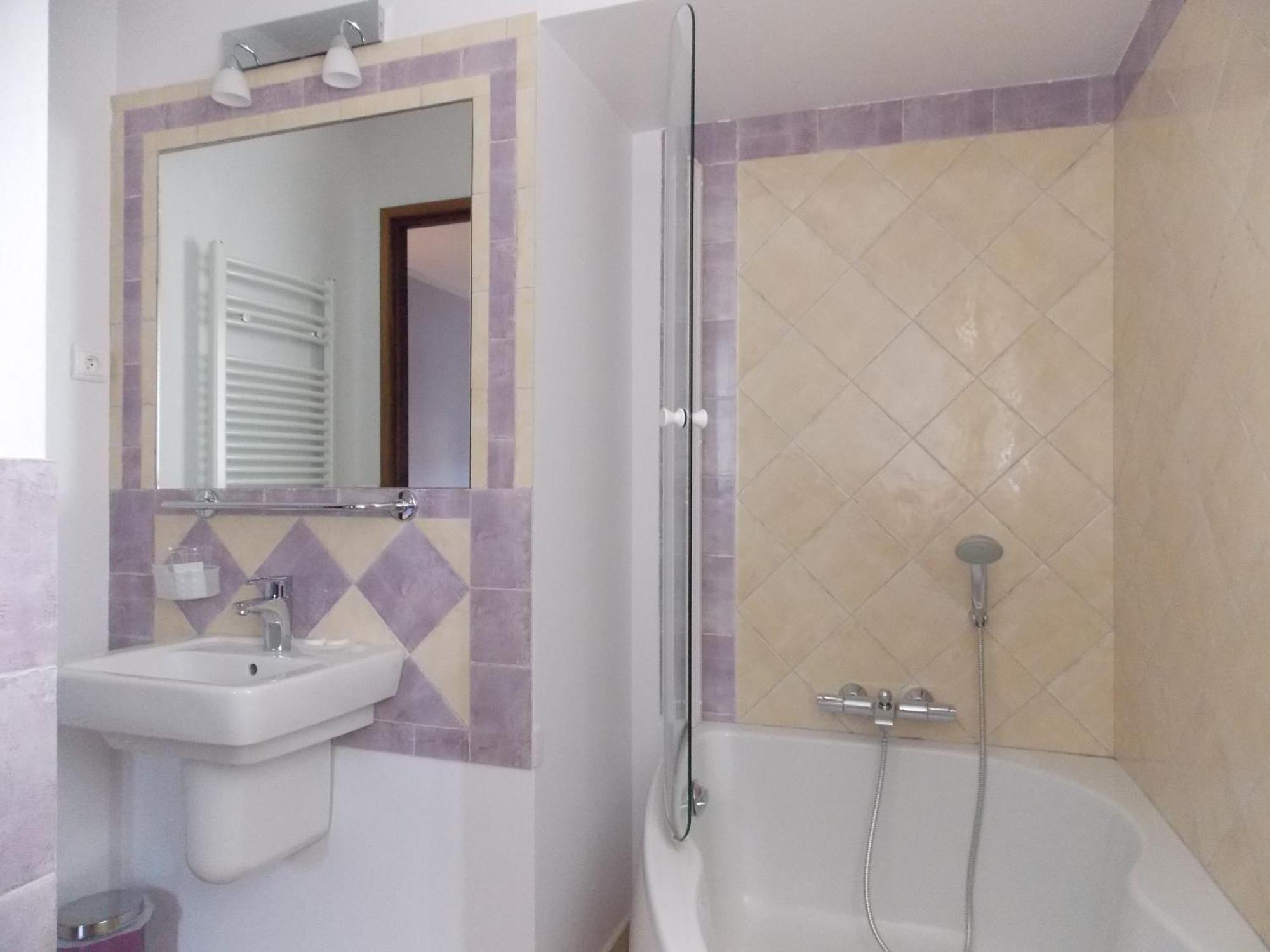 Au Relais Provencal Hotel Bagnols-en-Foret Room photo