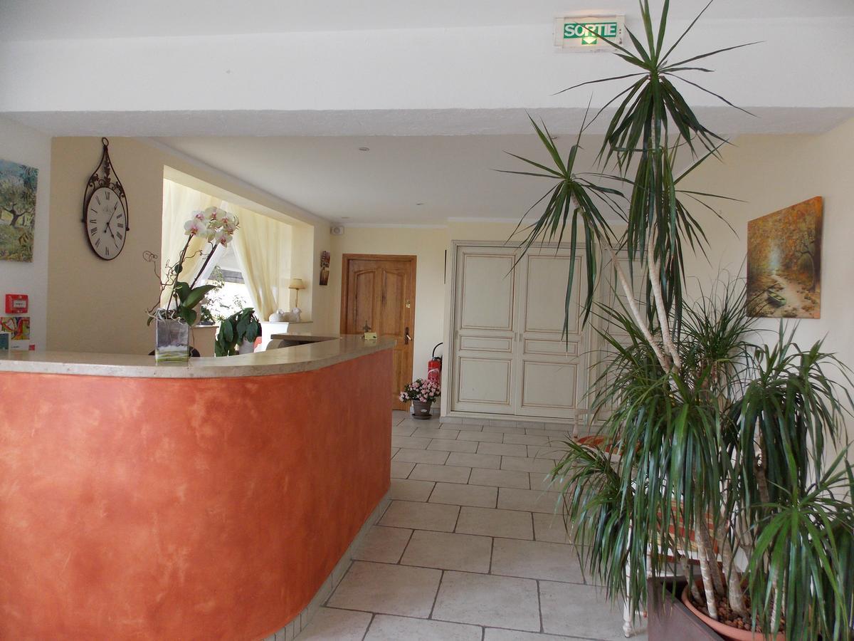 Au Relais Provencal Hotel Bagnols-en-Foret Exterior photo