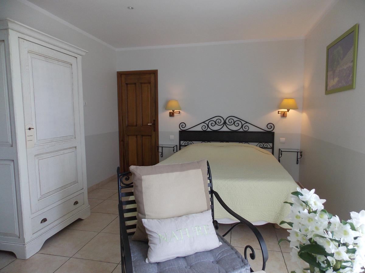 Au Relais Provencal Hotel Bagnols-en-Foret Exterior photo